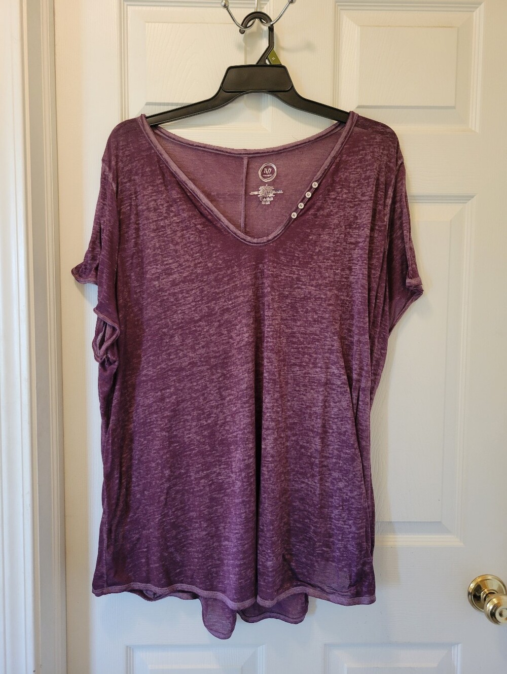 Womens Sz. 4X V-neck Shirt